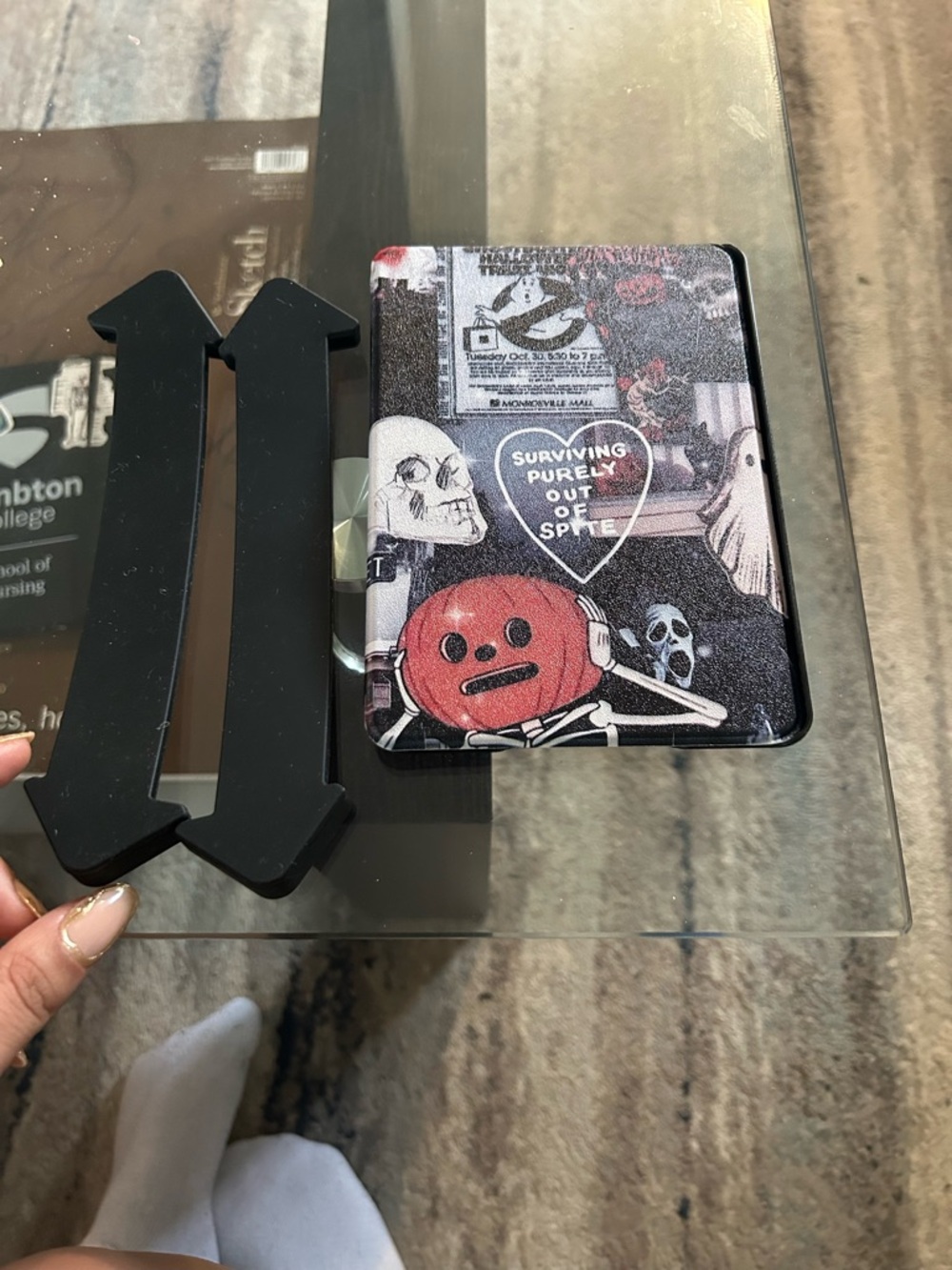 Kindle (gen 10 2019) case and kindle basic holding straps